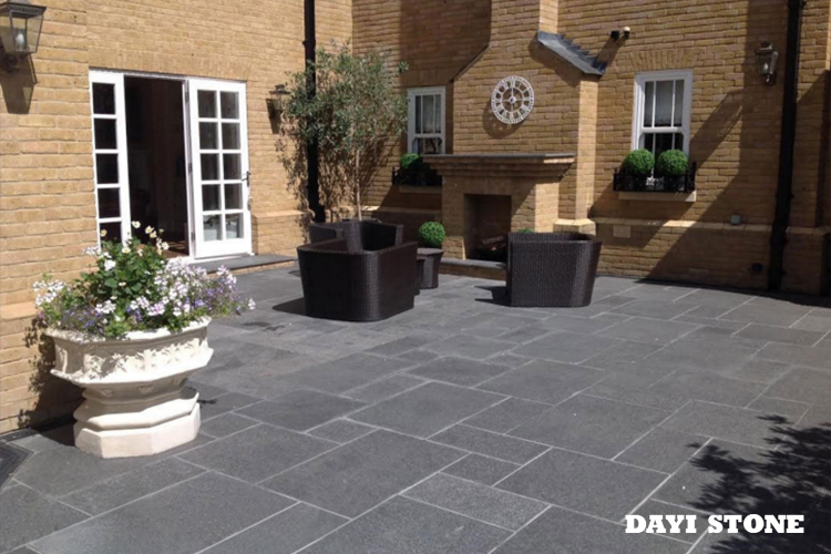 Paving Black Natural Stone Basalt G684 Top Flamed others sawn - Dayi Stone